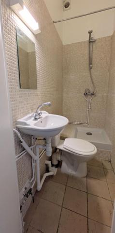 Appartement studio rdc en haut