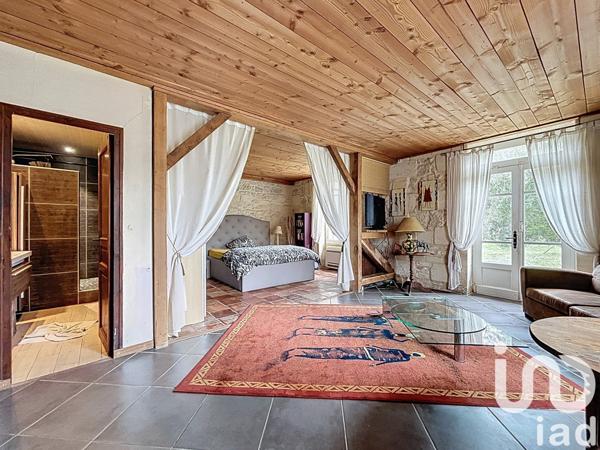 Maison traditionnelle 4 pièces de 300 m² à Le Pian-Médoc (33290)