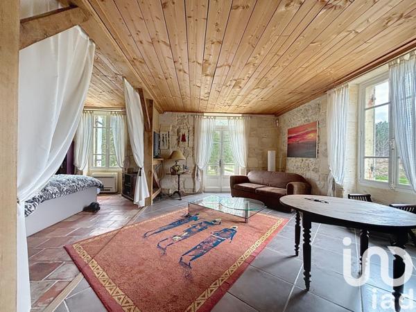 Maison traditionnelle 4 pièces de 300 m² à Le Pian-Médoc (33290)
