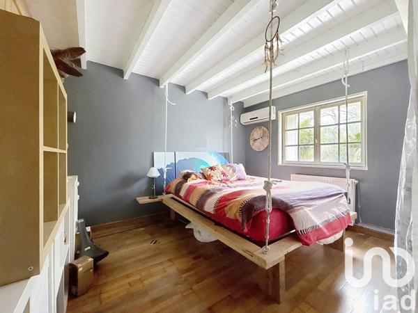 Maison traditionnelle 4 pièces de 300 m² à Le Pian-Médoc (33290)