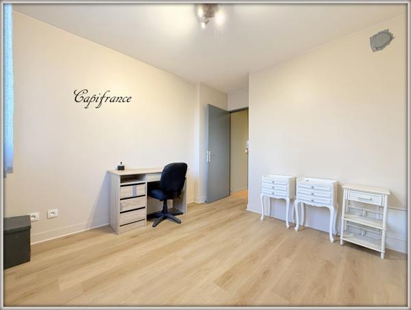 Appartement à vendre 4 pièces HYPER CENTRE. GARE A 4 mn a pied + 1 double box pour 2 voitures