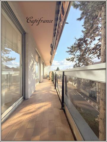 Appartement à vendre 4 pièces HYPER CENTRE. GARE A 4 mn a pied + 1 double box pour 2 voitures