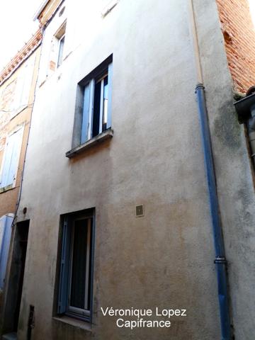 Agen centre, proche de la Mairie et des Jacobins, petit immeuble de 114 m² sur 3 niveaux composé de 3 appartements