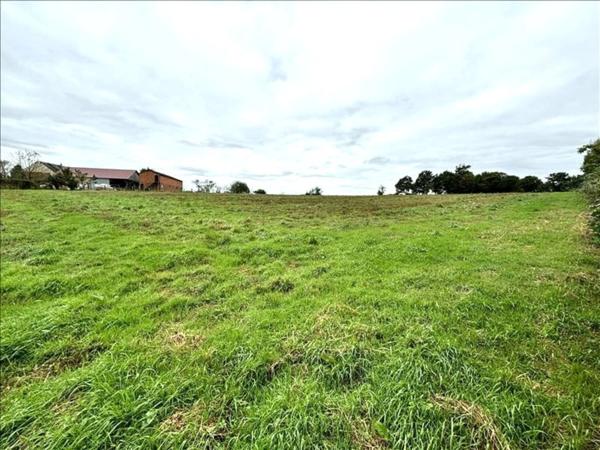 Terrain constructible 11 025m² 23 000 €