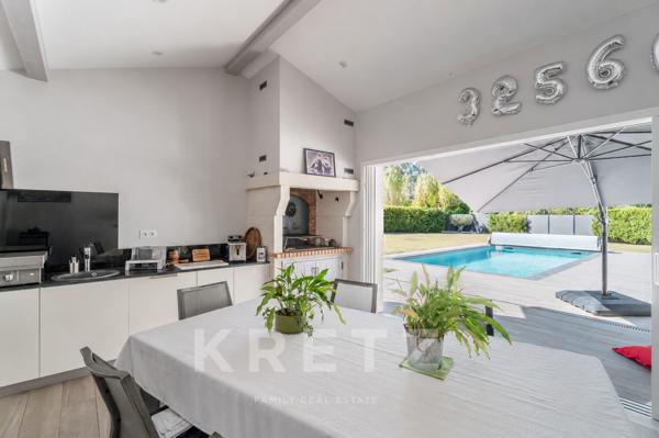 Saint-Loubès - Contemporaine 195m2 de plain-pied, 4 chambres, garage, piscine et dépendance