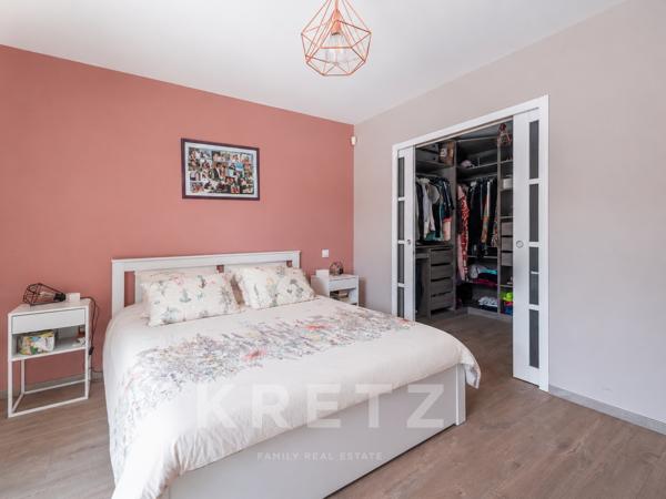 Saint-Loubès - Contemporaine 195m2 de plain-pied, 4 chambres, garage, piscine et dépendance