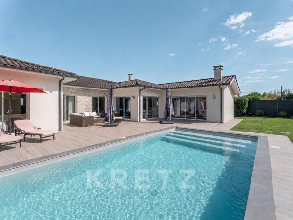 Saint-Loubès - Contemporaine 195m2 de plain-pied, 4 chambres, garage, piscine et dépendance