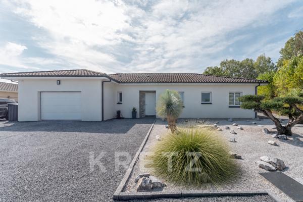 Saint-Loubès - Contemporaine 195m2 de plain-pied, 4 chambres, garage, piscine et dépendance