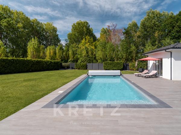 Saint-Loubès - Contemporaine 195m2 de plain-pied, 4 chambres, garage, piscine et dépendance