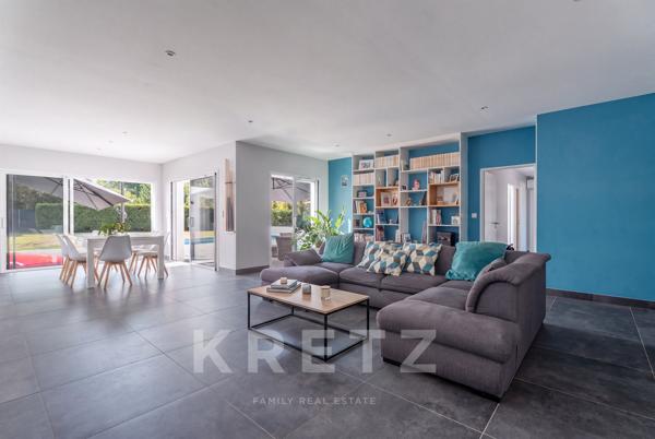 Saint-Loubès - Contemporaine 195m2 de plain-pied, 4 chambres, garage, piscine et dépendance