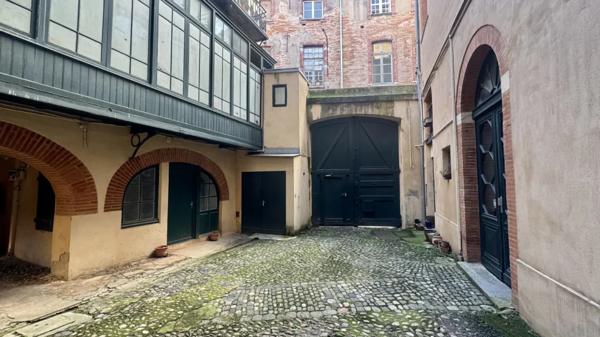 Place De Parking Dans Hôtel Particulier