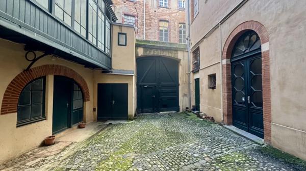 Place De Parking Dans Hôtel Particulier