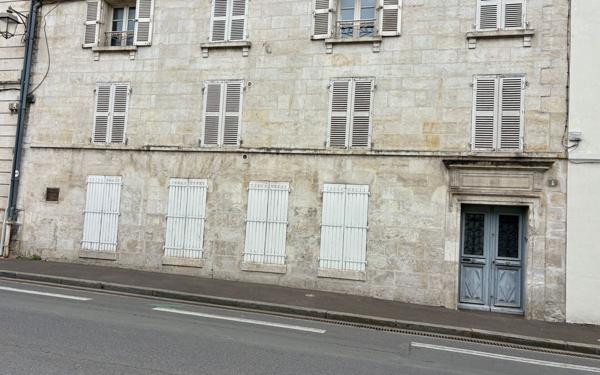 Maison à vendre    7 pièces •  Niort