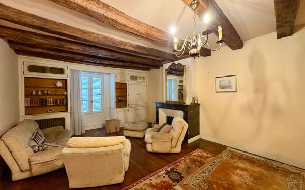 Maison à vendre    7 pièces •  Niort