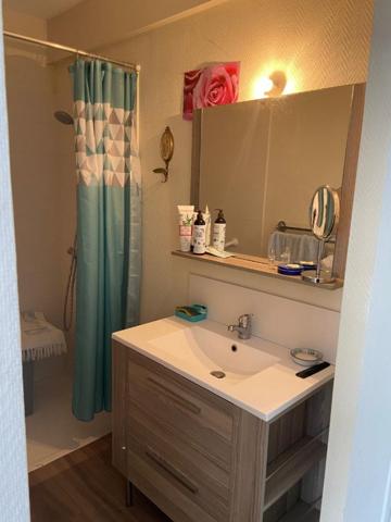 Grande maison familiale à deux pas des écoles et du collège dans le centre de Caudan.