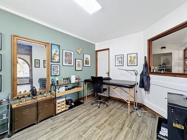Local Commercial
         2 pièces
        - 52 m² 148 000 € *