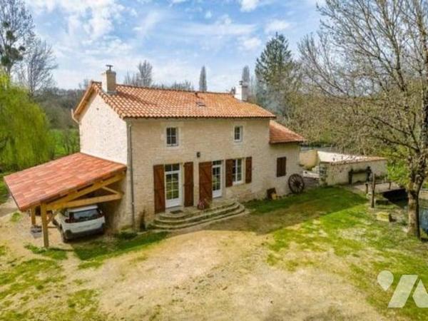 ANCIEN MOULIN TRANSFORME EN HABITATION Rénové entièrement