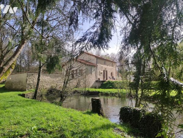 ANCIEN MOULIN TRANSFORME EN HABITATION Rénové entièrement