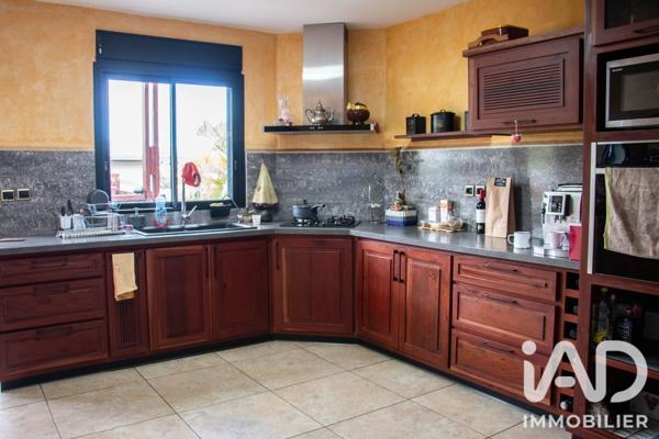 Maison à vendre 4 pièces 209 m² Entre-Deux