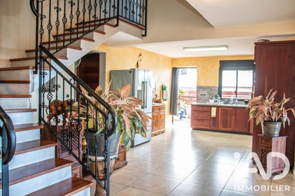 Maison à vendre 4 pièces 209 m² Entre-Deux