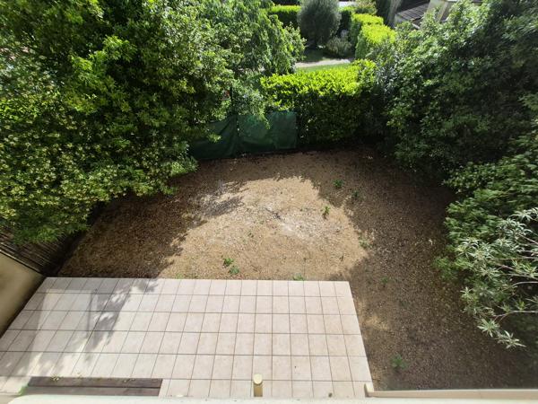 VILLA T4 proche commerces écoles située en fond d'impasse