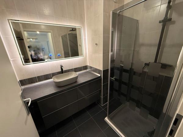 AMNEVILLE - APPARTEMENT 3 PIÈCES AVEC 2 CHAMBRES ! PARKING ET BALCON !