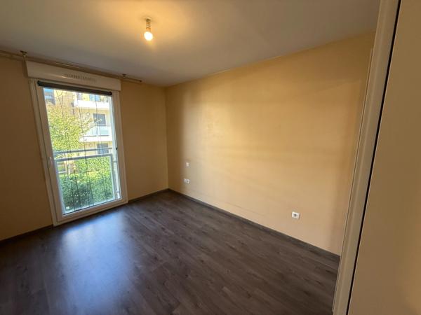 AMNEVILLE - APPARTEMENT 3 PIÈCES AVEC 2 CHAMBRES ! PARKING ET BALCON !