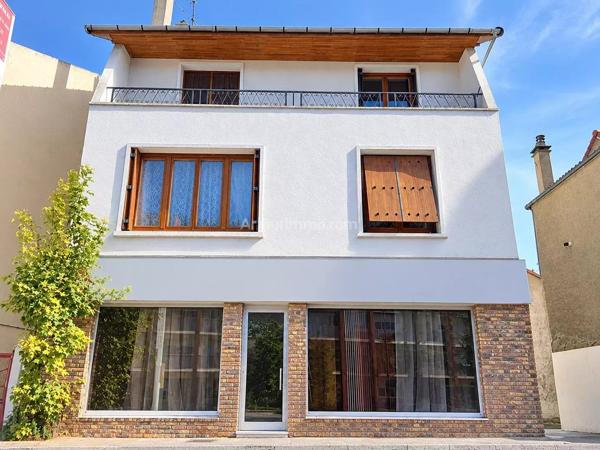 Vente                                                      Immeuble
                        
                     7 pièces                      150 m2                     à Valenton