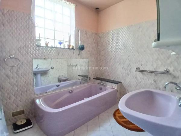 Vente                                                      Immeuble
                        
                     7 pièces                      150 m2                     à Valenton