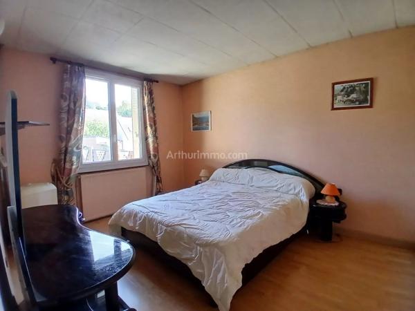 Vente                                                      Immeuble
                        
                     7 pièces                      150 m2                     à Valenton