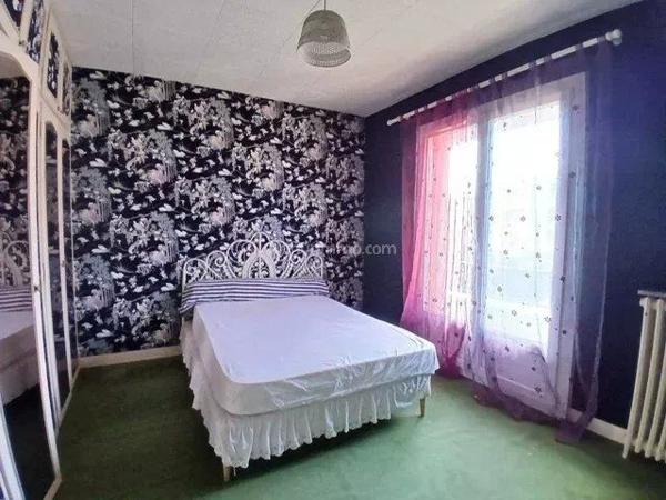 Vente                                                      Immeuble
                        
                     7 pièces                      150 m2                     à Valenton
