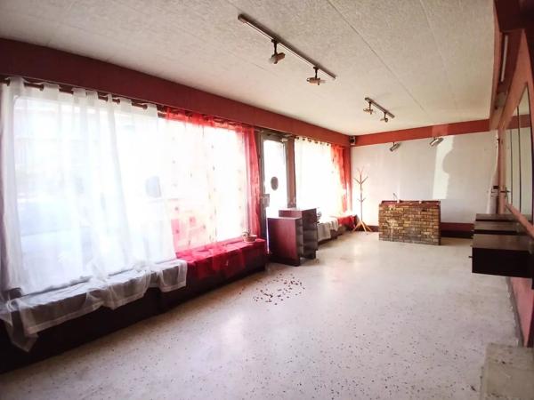 Vente                                                      Immeuble
                        
                     7 pièces                      150 m2                     à Valenton
