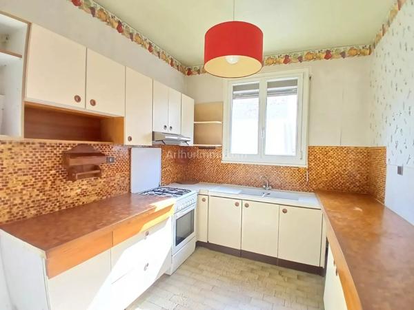Vente                                                      Immeuble
                        
                     7 pièces                      150 m2                     à Valenton