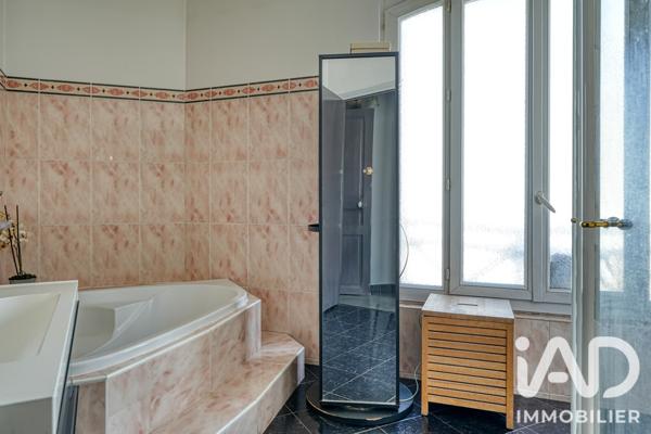 Maison à vendre 6 pièces 155 m² Suresnes