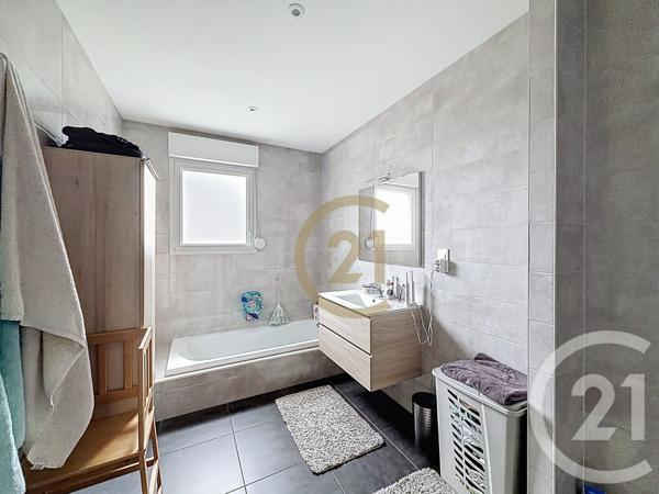 Maison à vendre  6 pièces - 112,21 m2 LYOFFANS - 70