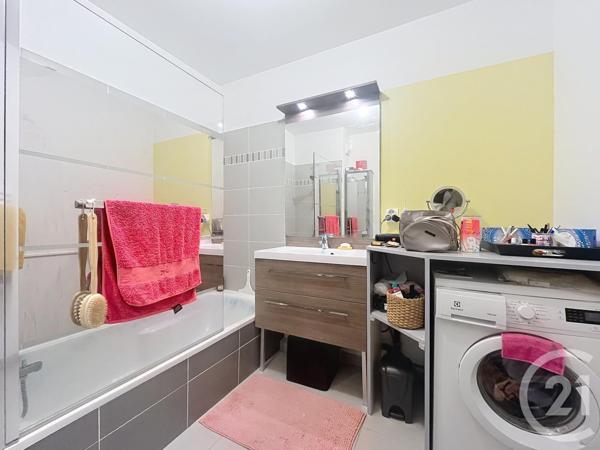 Appartement F3 à vendre  3 pièces - 58,11 m2 ROQUEBRUNE SUR ARGENS - 83