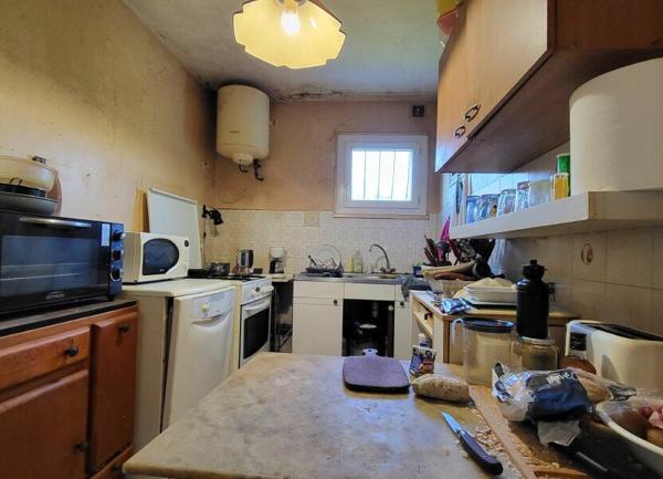 Immeuble à vendre    10 pièces •  Joyeuse