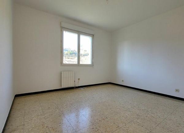 Immeuble à vendre    10 pièces •  Joyeuse