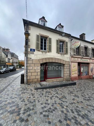 EXCLUSIVITÉ - Commerce avec habitation à vendre 5 pièces CARHAIX PLOUGUER (29)