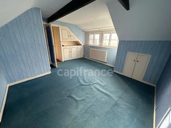 EXCLUSIVITÉ - Commerce avec habitation à vendre 5 pièces CARHAIX PLOUGUER (29)
