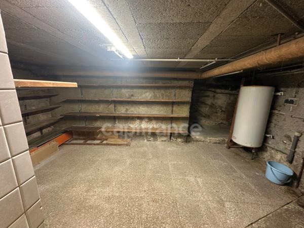 EXCLUSIVITÉ - Commerce avec habitation à vendre 5 pièces CARHAIX PLOUGUER (29)