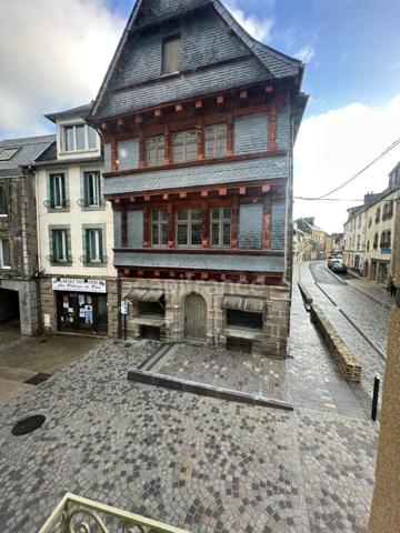 EXCLUSIVITÉ - Commerce avec habitation à vendre 5 pièces CARHAIX PLOUGUER (29)