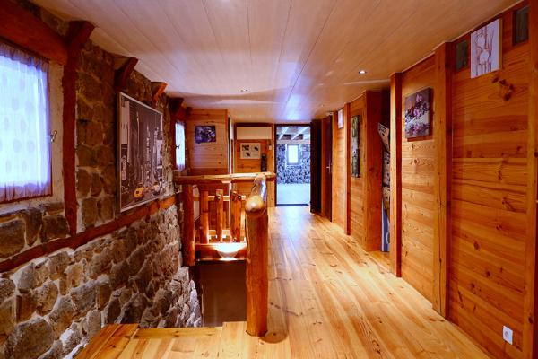 Ancienne ferme ardéchoise rénovée avec vue - 284 m²