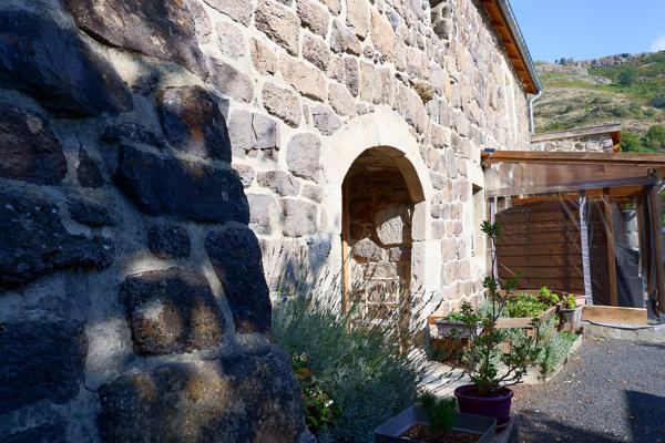 Ancienne ferme ardéchoise rénovée avec vue - 284 m²