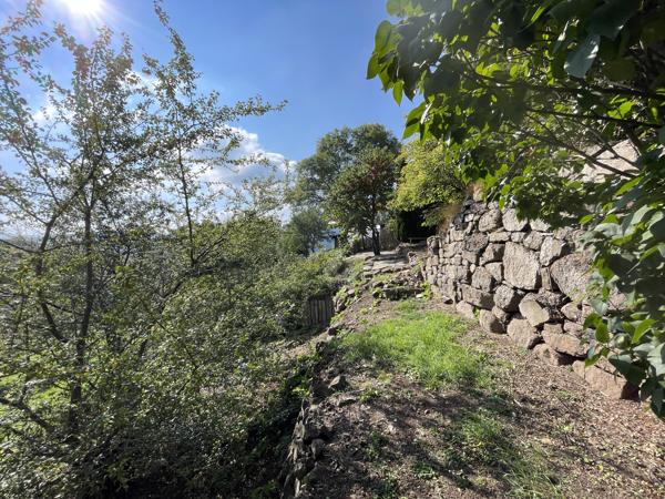 Ancienne ferme ardéchoise rénovée avec vue - 284 m²
