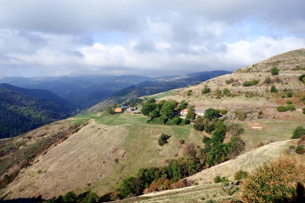 Ancienne ferme ardéchoise rénovée avec vue - 284 m²