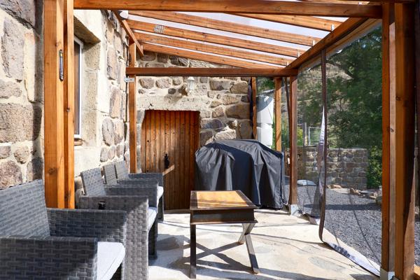 Ancienne ferme ardéchoise rénovée avec vue - 284 m²