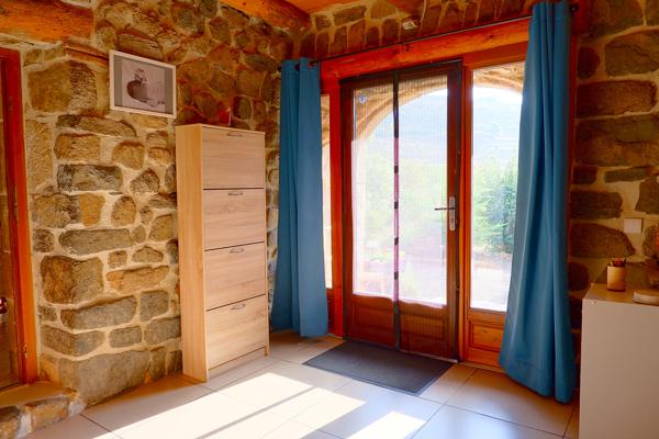 Ancienne ferme ardéchoise rénovée avec vue - 284 m²