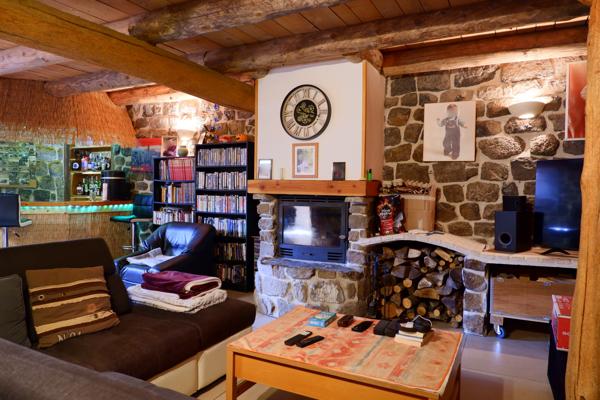 Ancienne ferme ardéchoise rénovée avec vue - 284 m²