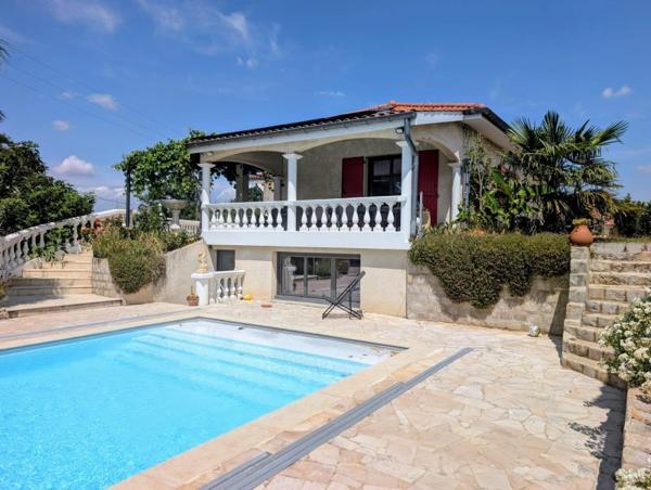 Vente / Maison d'architecte à Saint-Galmier (42330)
